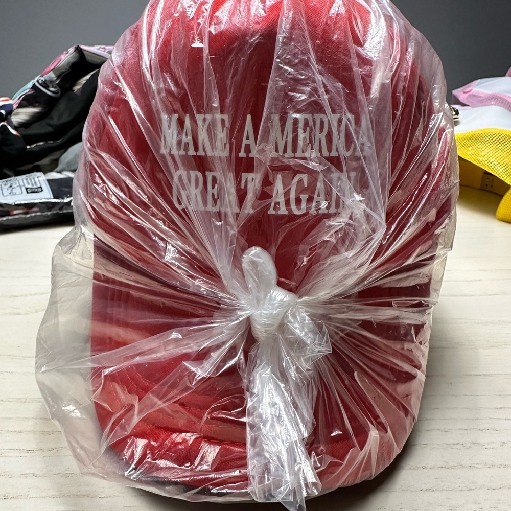 MAGA CAP RED NEW